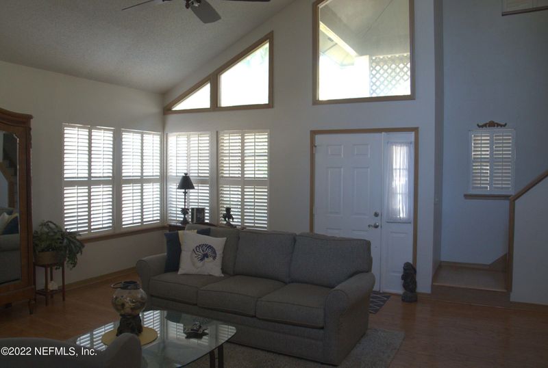 3574 Marsh Creek Dr, Jacksonville, FL 32277