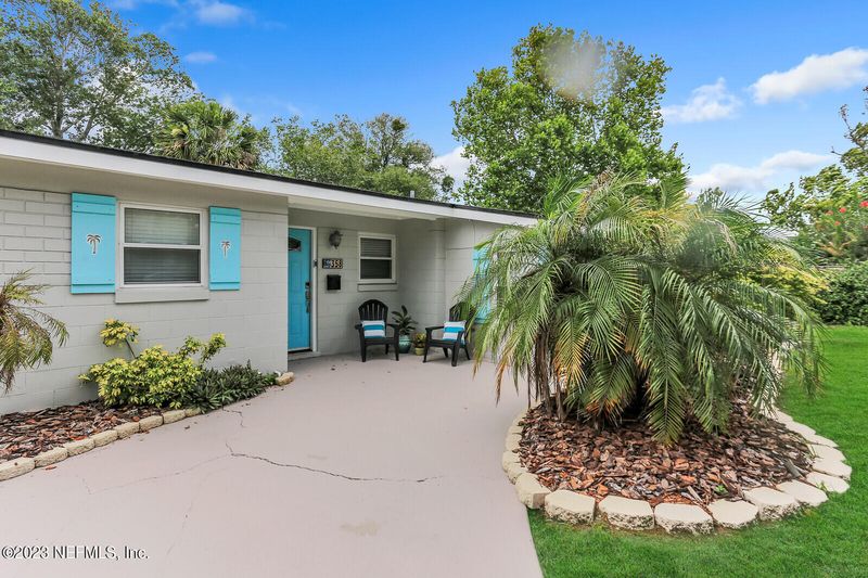 358 Royal Palms Dr, Atlantic Beach, FL 32233
