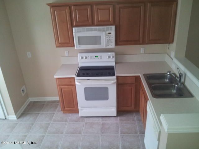3581 Twisted Tree Ln, Jacksonville, FL 32216