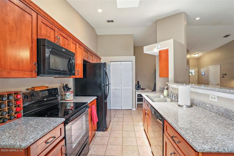 3590 Hampton Glen Pl, Jacksonville, FL 32257