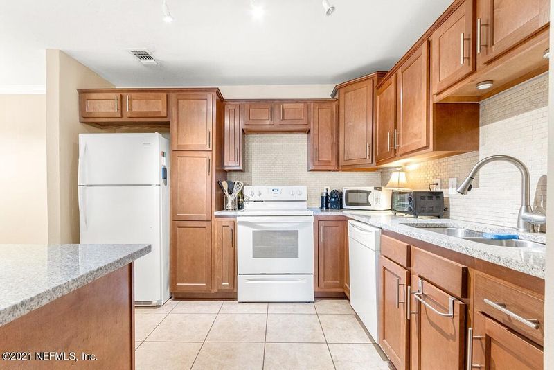 3591 Kernan Blvd #203, Jacksonville, FL 32224
