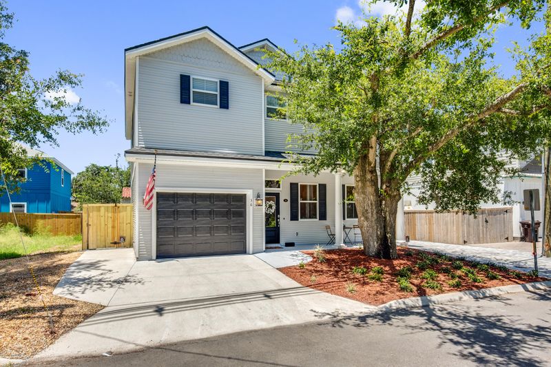 36 E San Carlos Ave, St Augustine, FL 32084