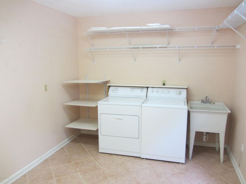 36 Tallwood Rd, Jacksonville Beach, FL 32250