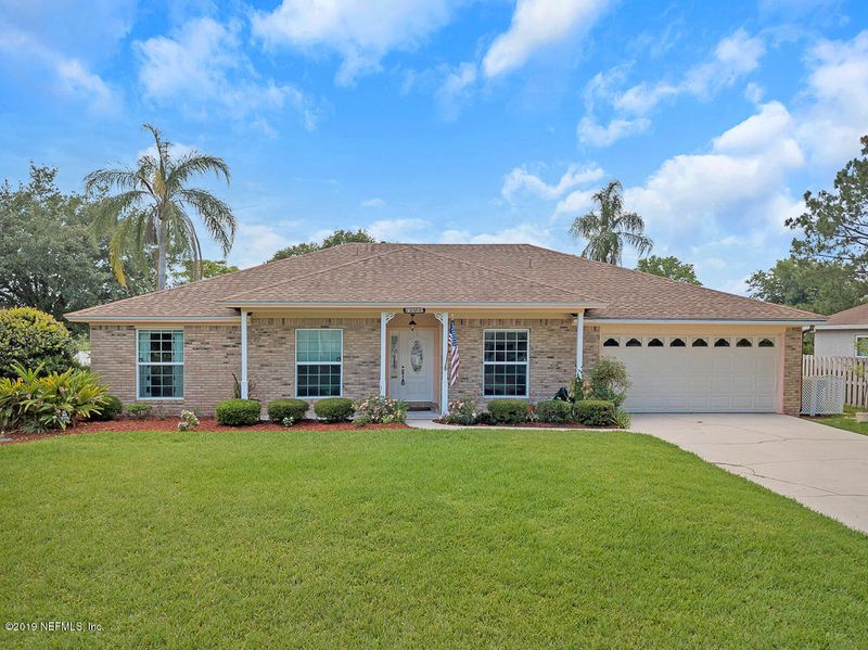 360 Lazy Meadow Dr E, Jacksonville, FL 32225