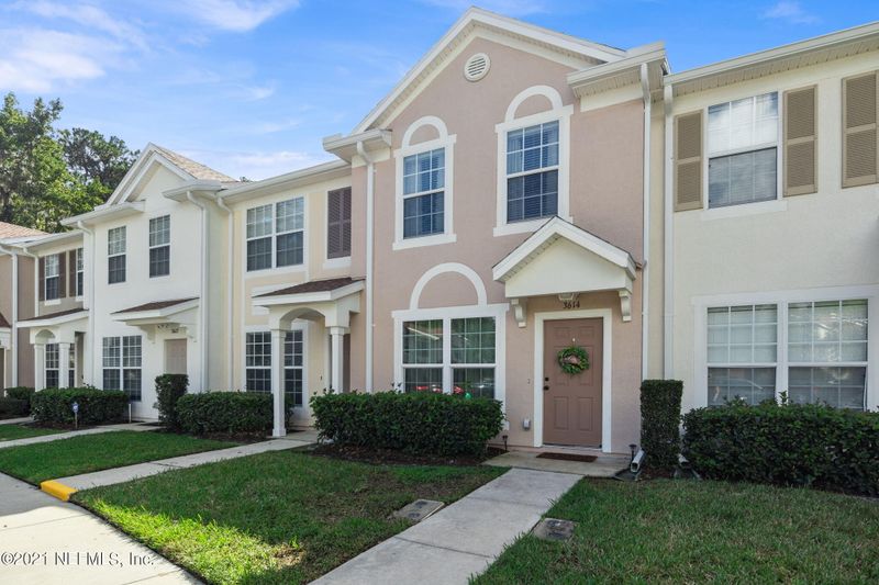 3614 Twisted Tree Ln, Jacksonville, FL 32216
