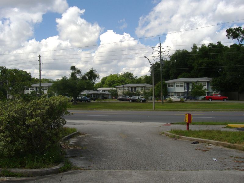 3616 Beach Blvd, Jacksonville, FL 32207