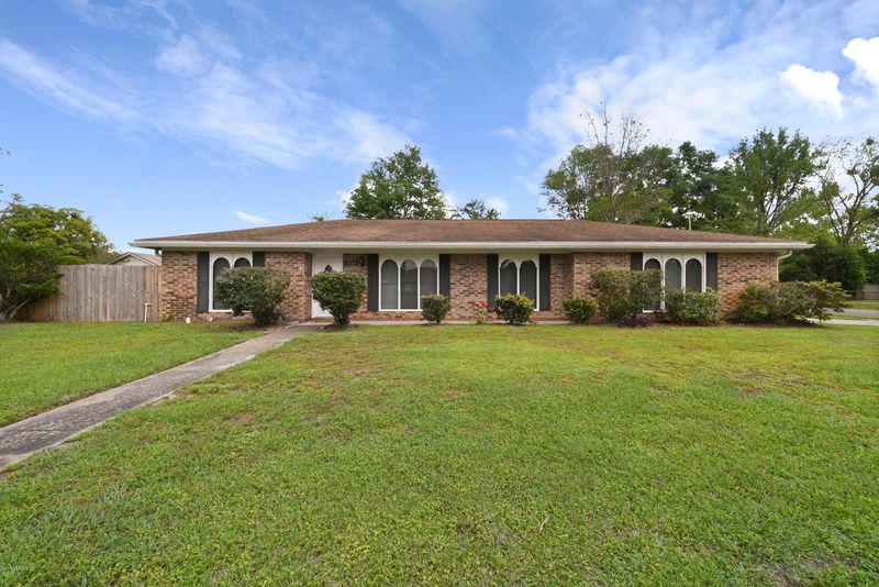 3623 Spring Lake Rd, Jacksonville, FL 32210
