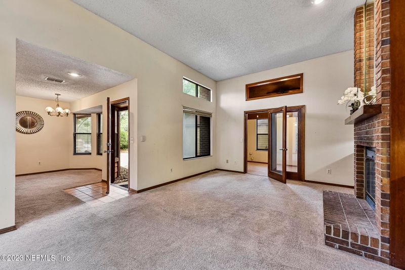 3643 Marsh Creek Dr, Jacksonville, FL 32277