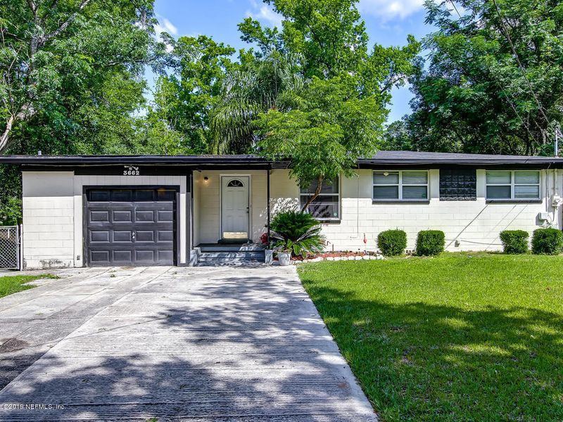 3662 Colebrooke Dr, Jacksonville, FL 32210