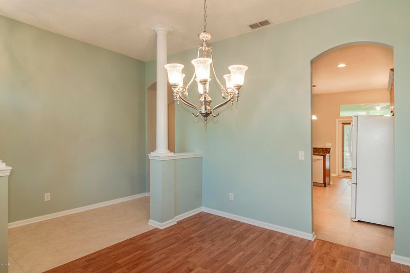 3677 Victoria Lakes Dr E, Jacksonville, FL 32226