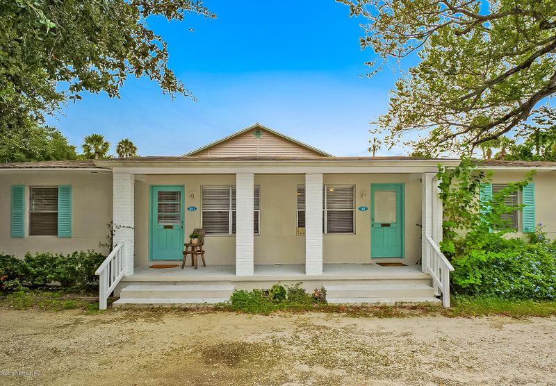 368 4th St, Atlantic Beach, FL 32233