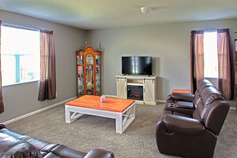 3680 Summit Oaks Dr, Green Cove Springs, FL 32043