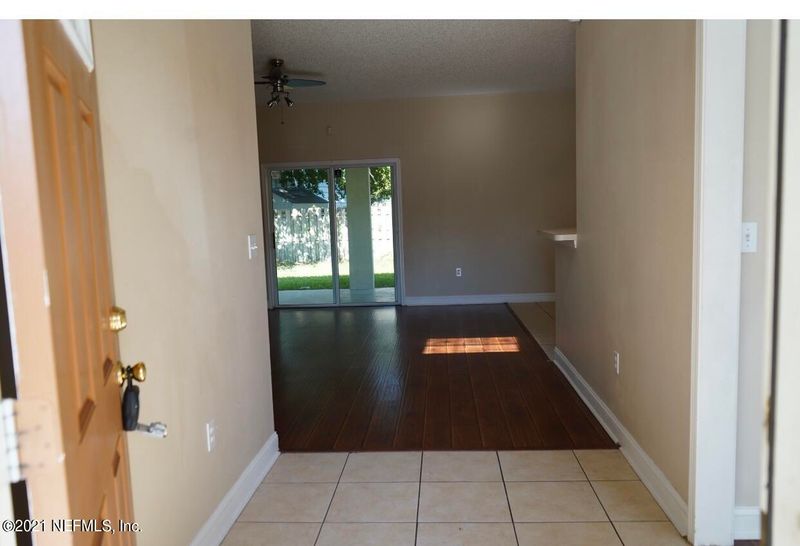 3690 Longleaf Forest Ln, Jacksonville, FL 32210