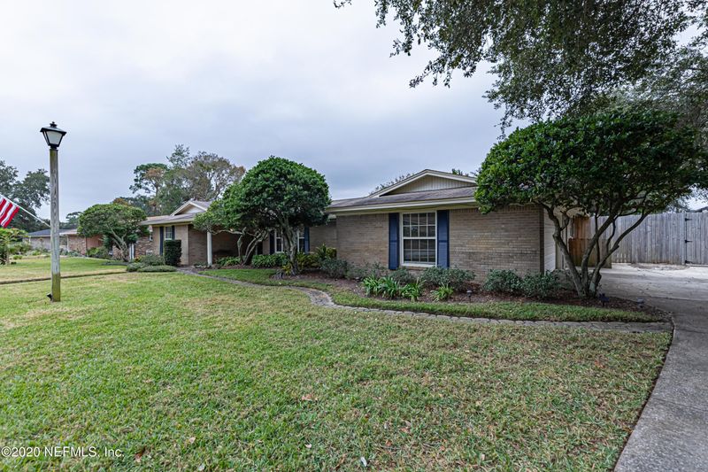3694 Hoover Ln, Jacksonville, FL 32277