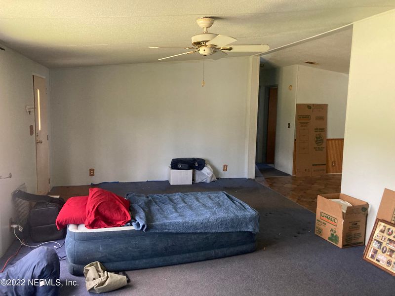37 N Dolphin Ave, Middleburg, FL 32068