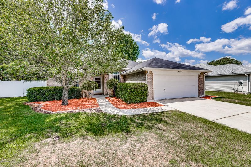 3701 Woodbriar Dr, Orange Park, FL 32073