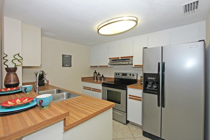 3704 Windjammer Ln, St Augustine, FL 32084