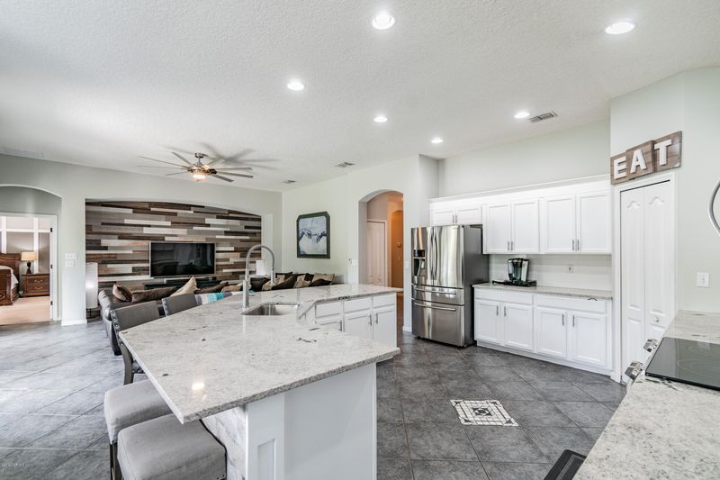 371 Hollygate Ln, Orange Park, FL 32065