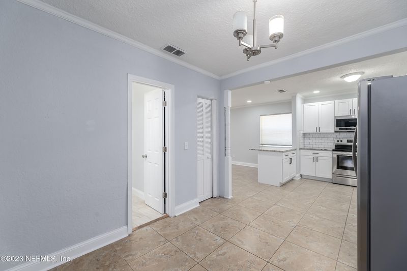 3715 Pine View Cir, Jacksonville, FL 32207