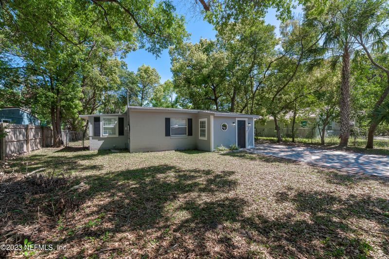3715 Pine View Cir, Jacksonville, FL 32207