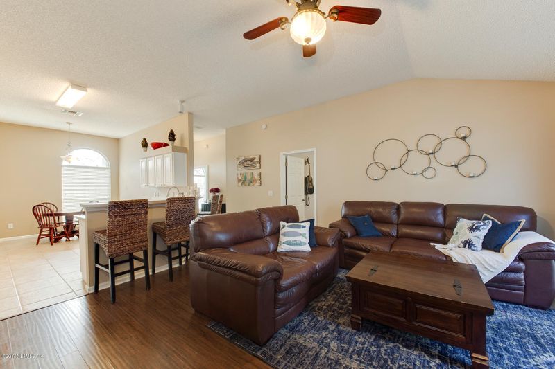 3720 Eagle Ridge Dr, Jacksonville, FL 32224