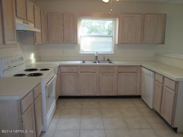 3724 Crown Point Rd, Jacksonville, FL 32257