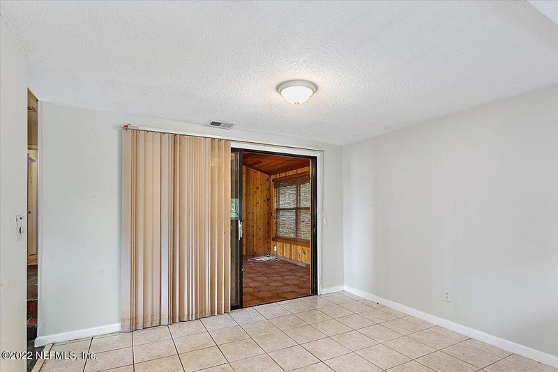 3724 Riveredge Dr, Jacksonville, FL 32277