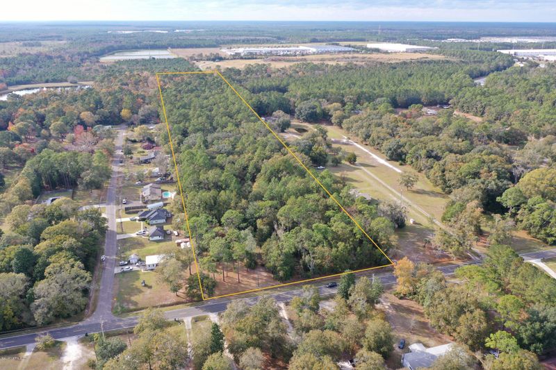 3744 Jones Rd, Jacksonville, FL 32220