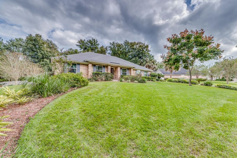 3751 Feather Oaks Dr E, Jacksonville, FL 32277