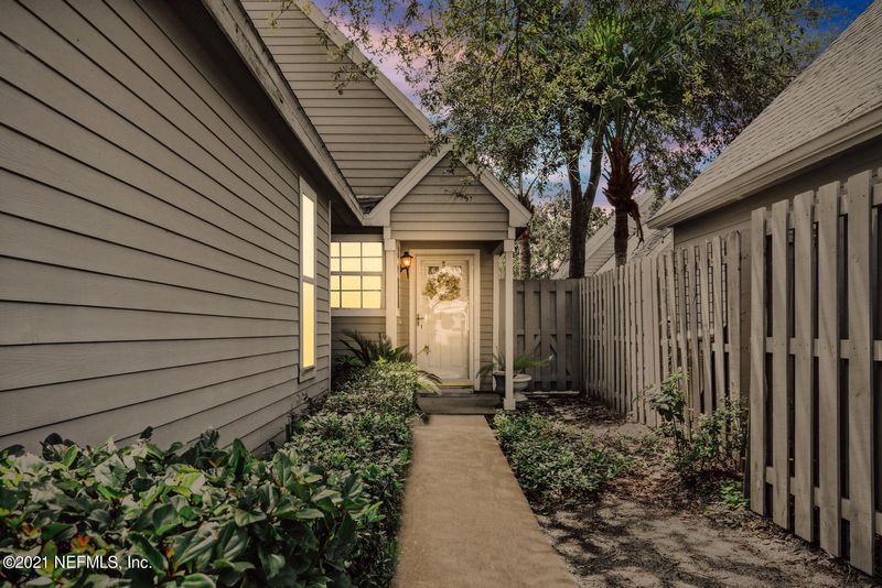 376 Village Dr, St Augustine, FL 32084