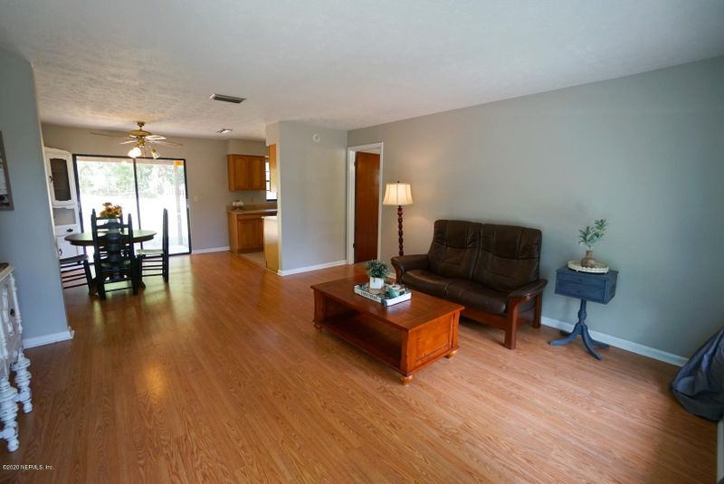377 SE 42nd St, Keystone Heights, FL 32656