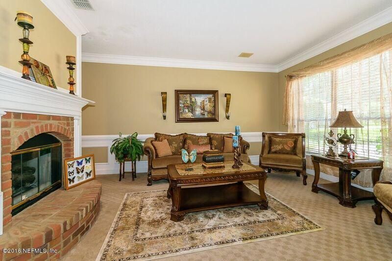 3774 Manor Oaks Dr, Jacksonville, FL 32277