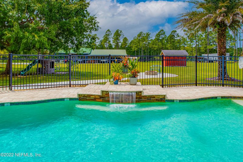 37752 Kings Ferry Rd, Hilliard, FL 32046