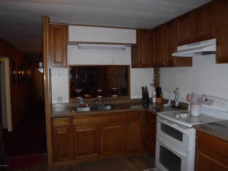 37834 Pine St, Hilliard, FL 32046