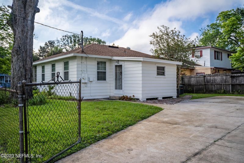 3838 Gladys St, Jacksonville, FL 32209