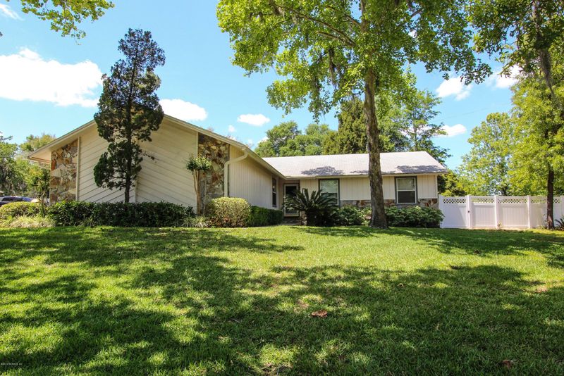 384 Foxridge Rd, Orange Park, FL 32065