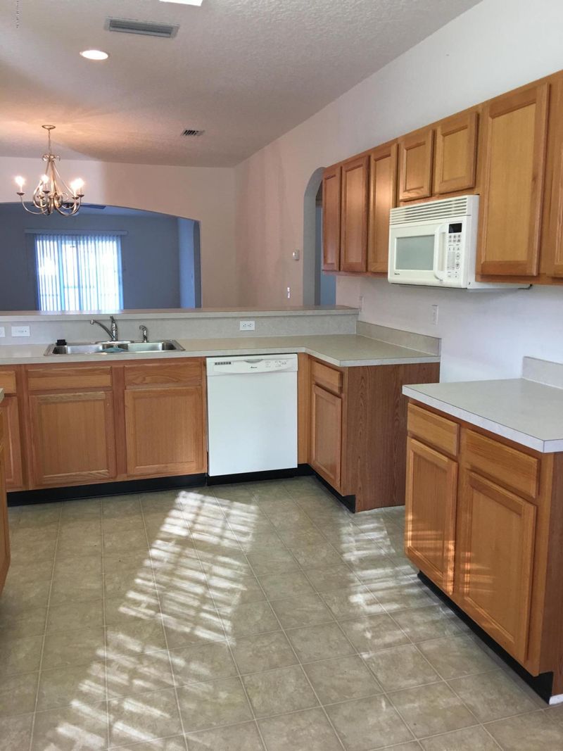 3843 Evan Samuel Dr, Jacksonville, FL 32210