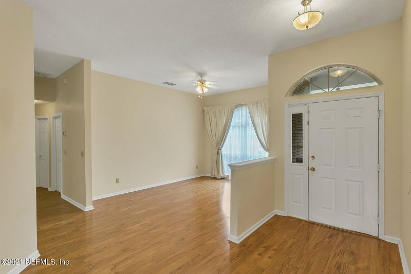 3847 Reedpond Dr N, Jacksonville, FL 32223