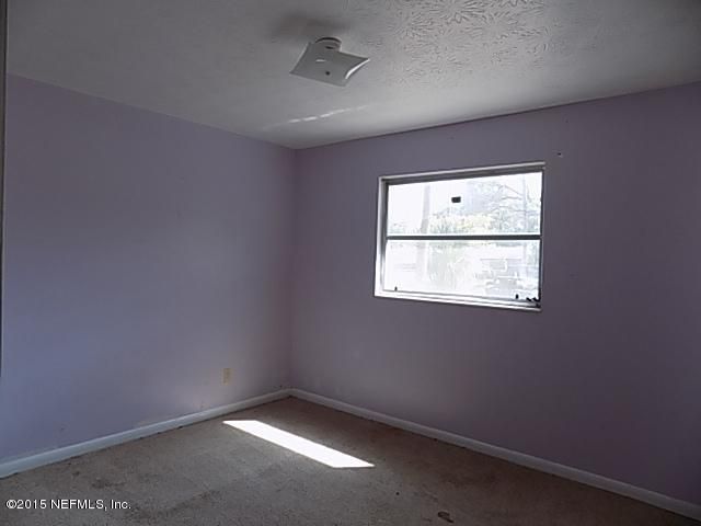 385 Janell Dr, Orange Park, FL 32073