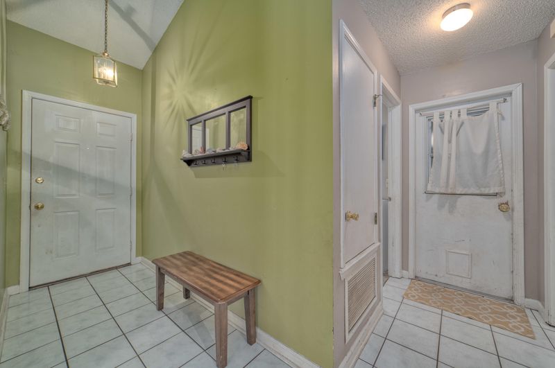 3861 Santa Fe St E, Jacksonville, FL 32246