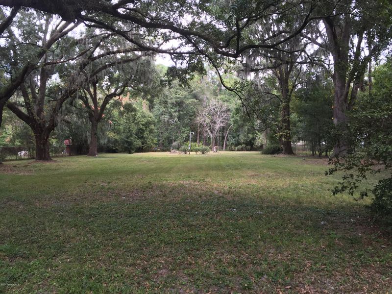 3865 Carmona St, Jacksonville, FL 32244