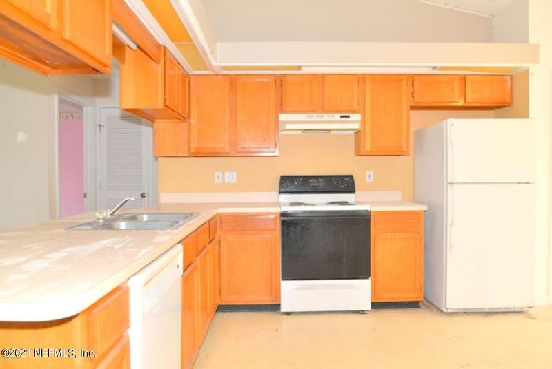 3877 Star Leaf Rd, Jacksonville, FL 32210