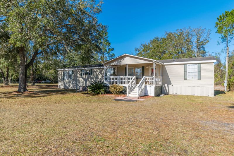 3893 Starratt Rd, Jacksonville, FL 32226