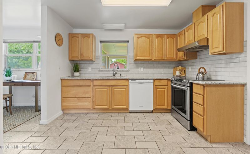 39 Canterbury Ct, Orange Park, FL 32065