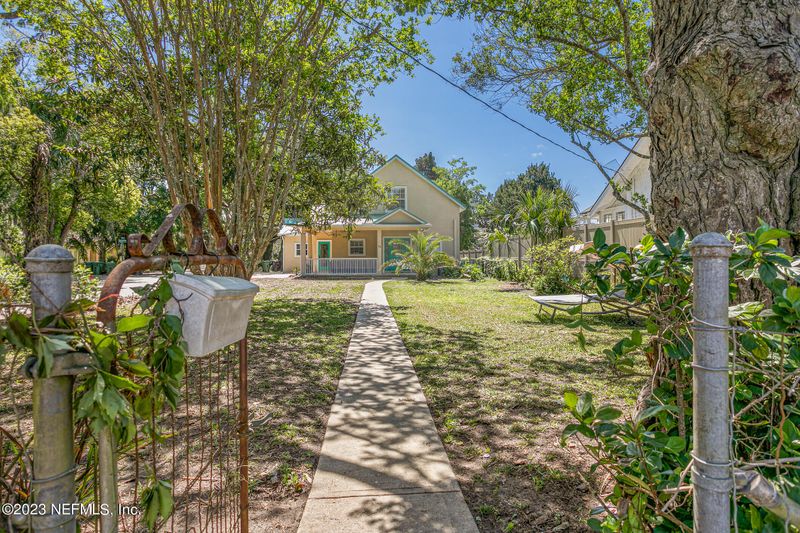 39 Rohde Ave, St Augustine, FL 32084