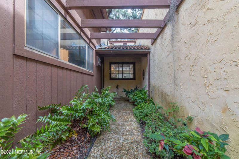 39 Winterbourne N, Orange Park, FL 32073
