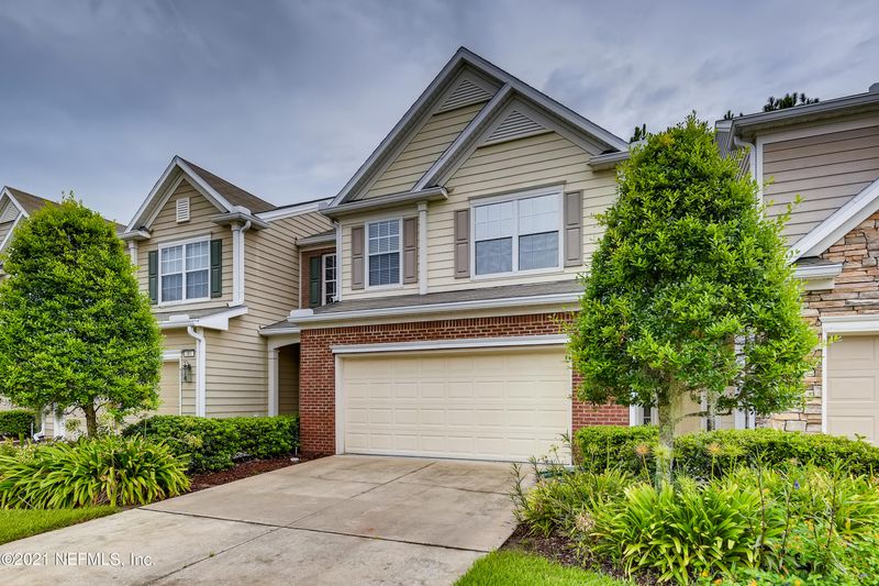3901 Lionheart Dr, Jacksonville, FL 32216