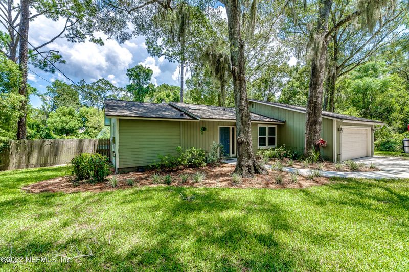 3905 St Isabel Dr E, Jacksonville, FL 32277