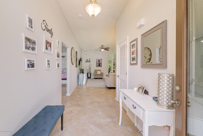 391 Wayfare Ln, Jacksonville, FL 32081