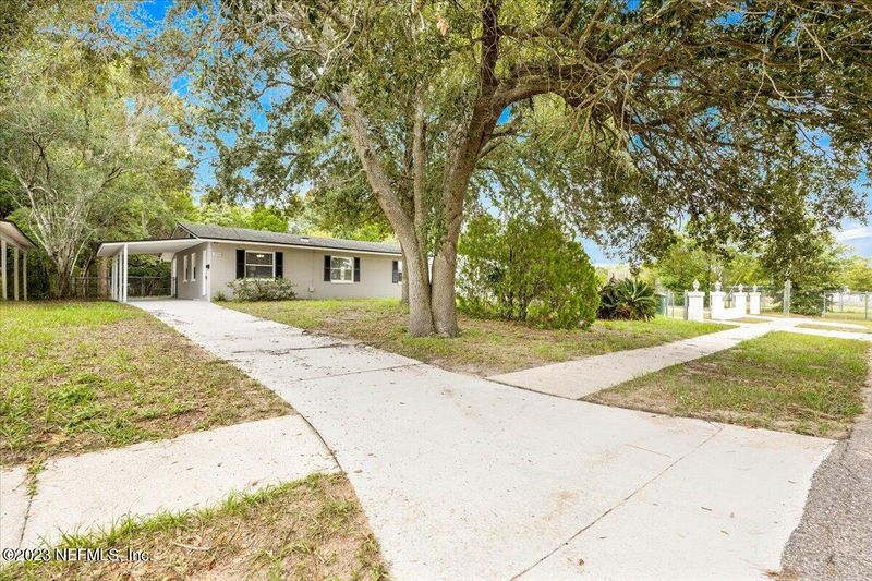 3910 Loys Dr, Jacksonville, FL 32246